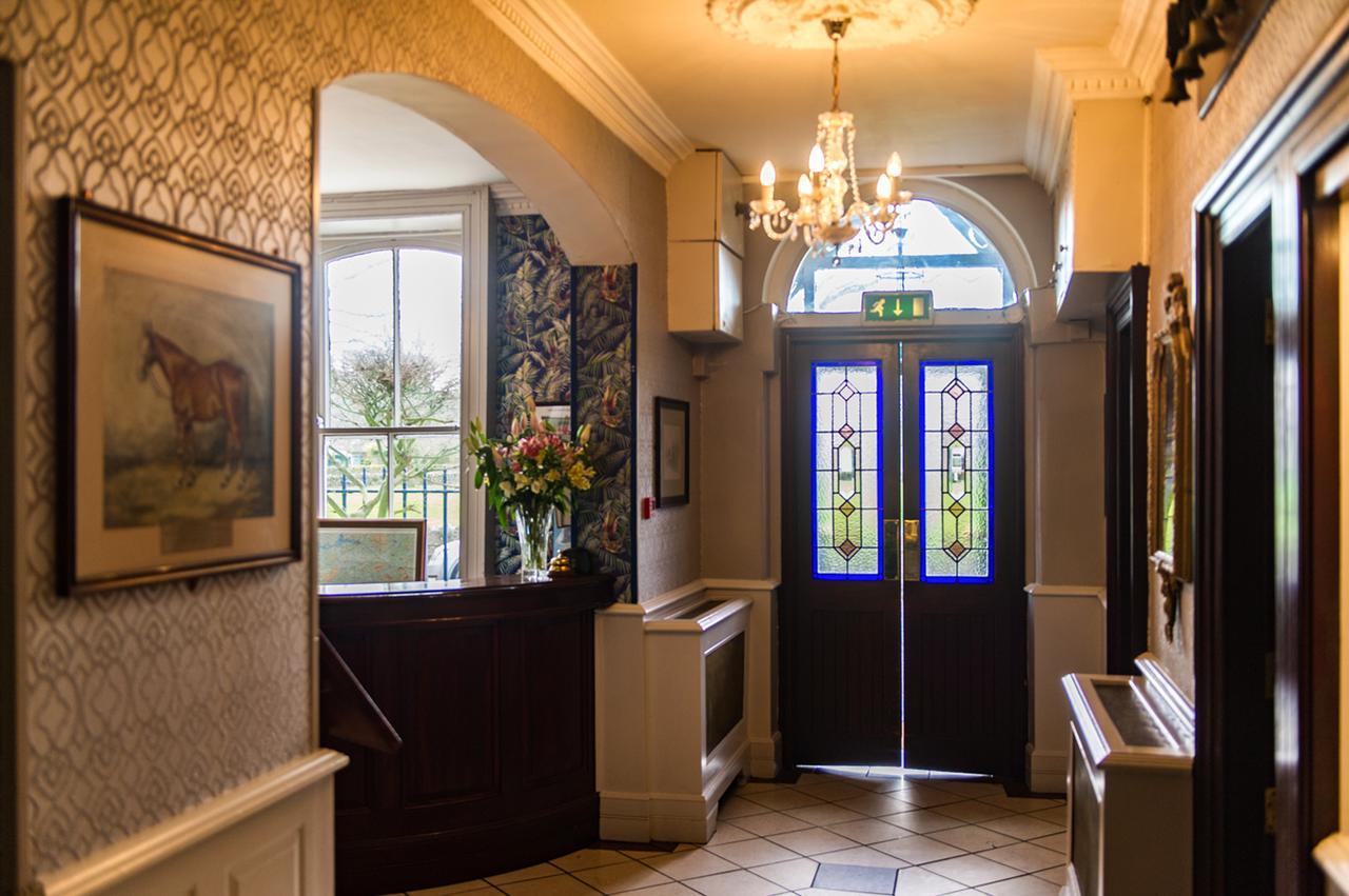 Blarney Castle Hotel エクステリア 写真