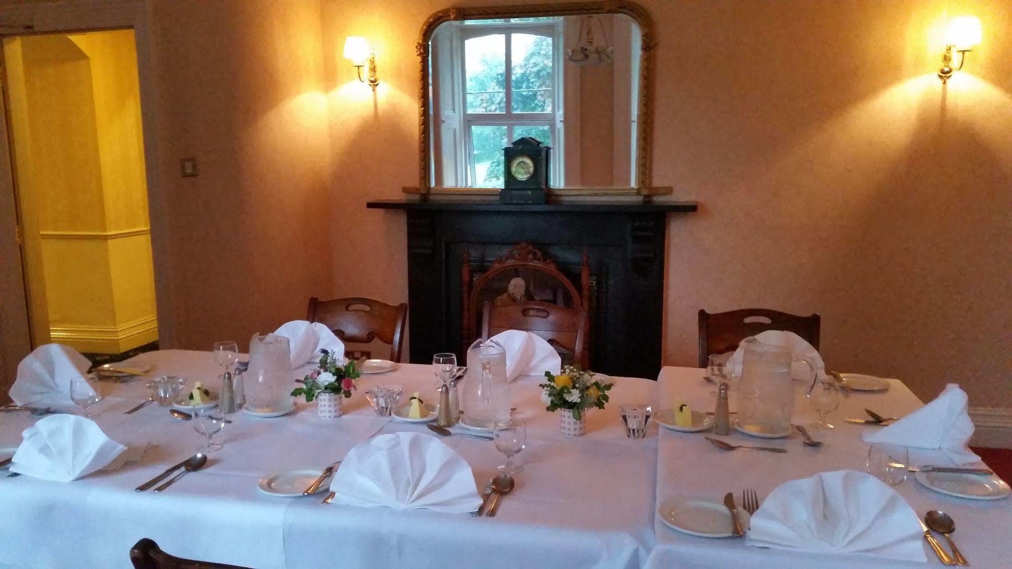 Blarney Castle Hotel エクステリア 写真